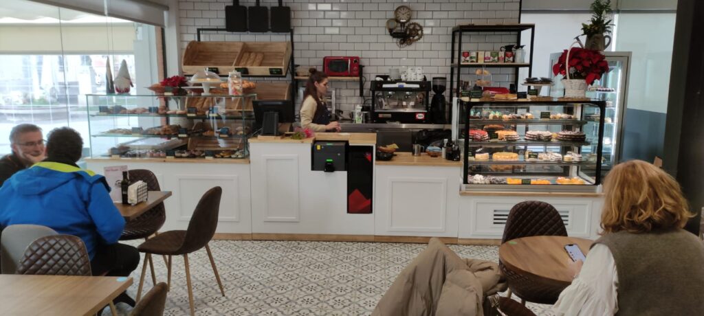 sistema de cobro automatico en un bar