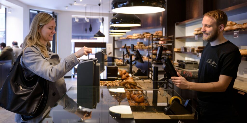 Máquina de cobro automático, modalidad mixta